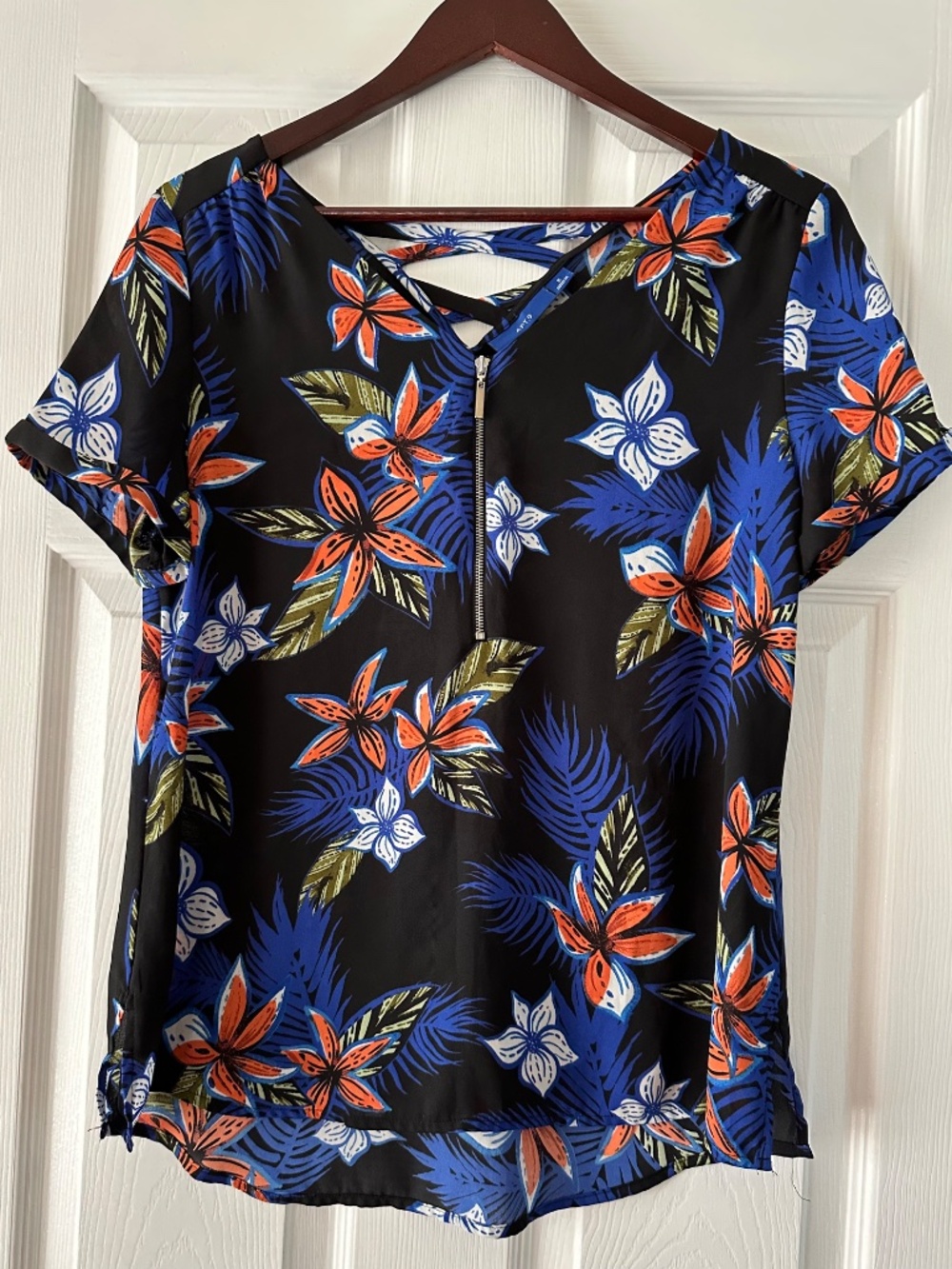 Apt. 9 Black Floral Front 1/4 Zipper Top with Blue & Orange Flowers Size M NWOT